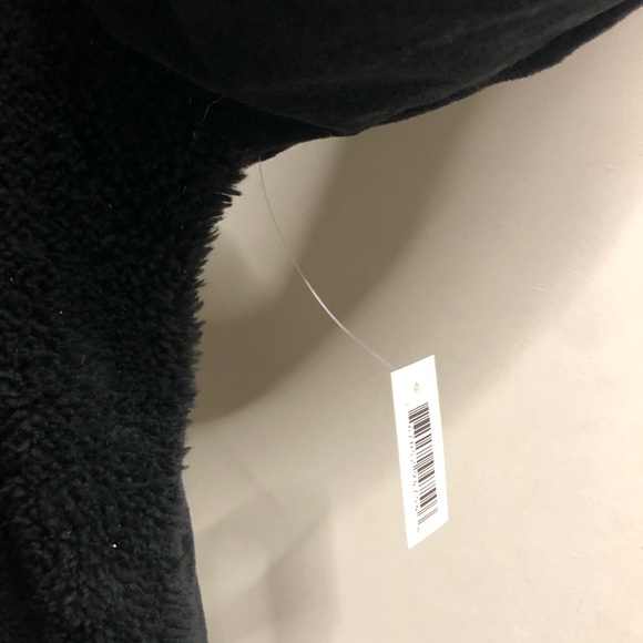 Secret Treasures || Fuzzy Sleep Top - Picture 3 of 4